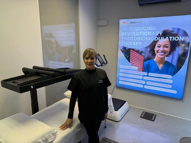Inside the Aura Wave treatment room, with the Medwave Medbed and Hypervibe plate